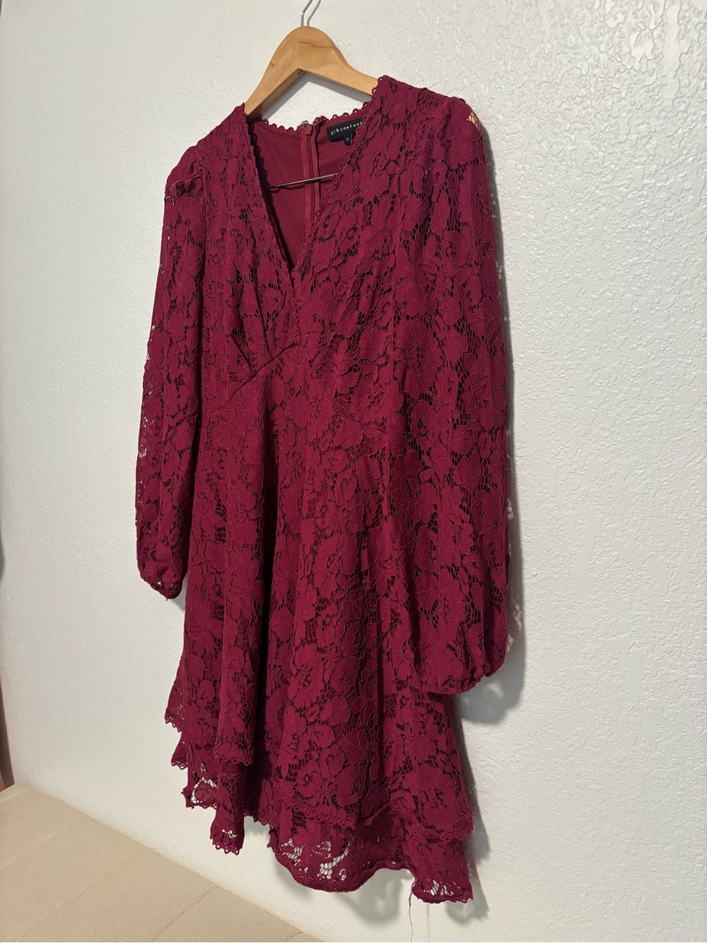 Gibson Burgundy Lace V-Neck Long Sleeve Dress